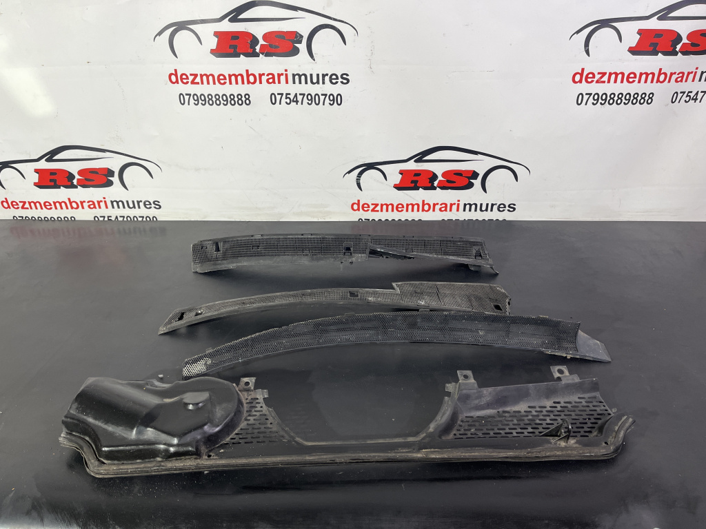 Grila stergator MB SL500 R129 sedan 1992 (cod intern: 243803)