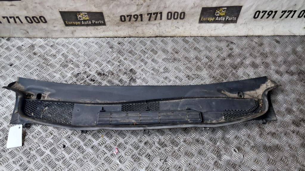 Grila stergator Mercedes B W245 benzina, cod motor 266.920 , transmisie manuala , an 2005 cod A1698300013