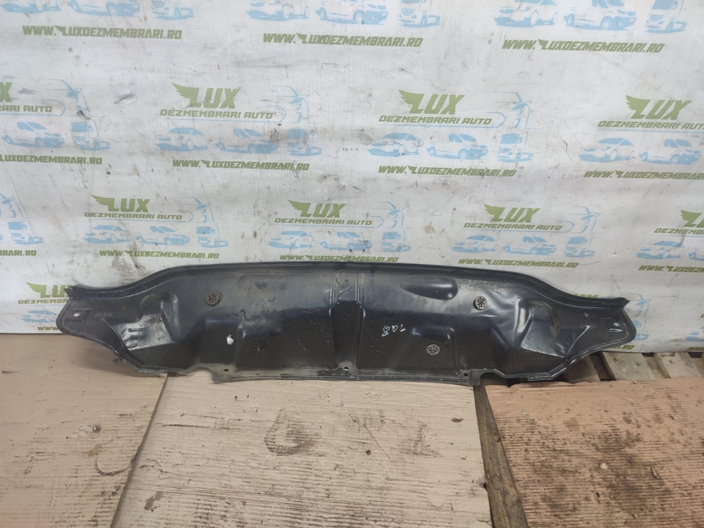 Grila stergator parbriz 1t0805275a Volkswagen VW Touran [facelift] [2006 - 2010] 2.0 TDI BMM