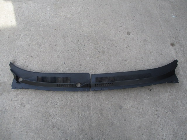 GRILA Stergator PARBRIZ HYUNDAI SANTA FE 1 FAB. 2001 - 2006 ( VOLAN DREAPTA )