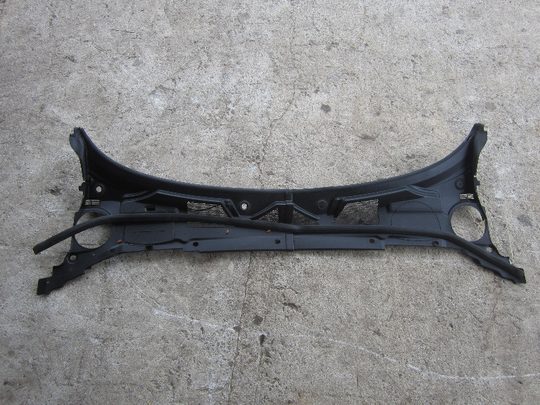 GRILA STERGATOR PARBRIZ JAGUAR XF X250 FAB. 2009 - 2015 ⭐⭐⭐⭐⭐