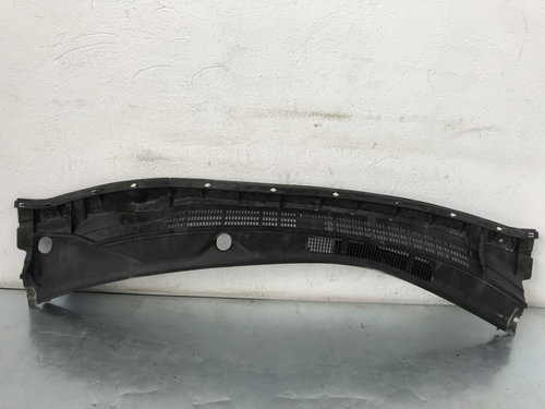 Grila stergator parbriz Lexus CT 200h sedan 2012 (cod intern: 39516)