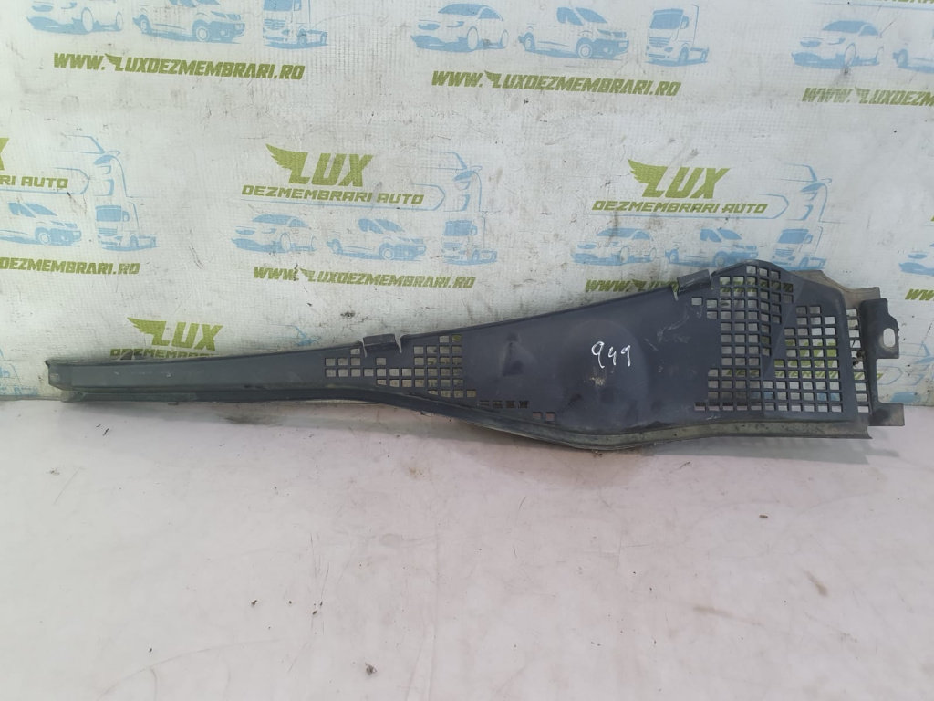 Grila stergator parbriz stanga 8200825457 Dacia Duster [facelift] [2013 - 2017] 1.5 dci K9K858