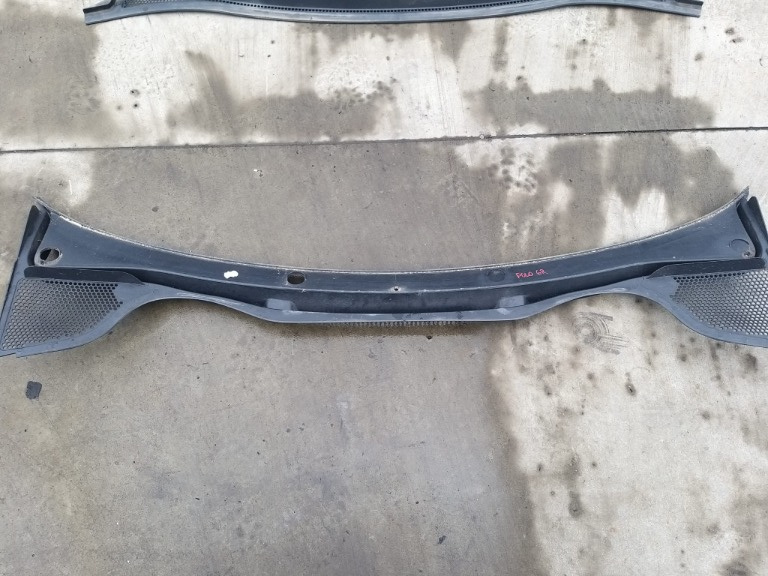 Grila stergator parbriz vw polo 6r 6r1819414c