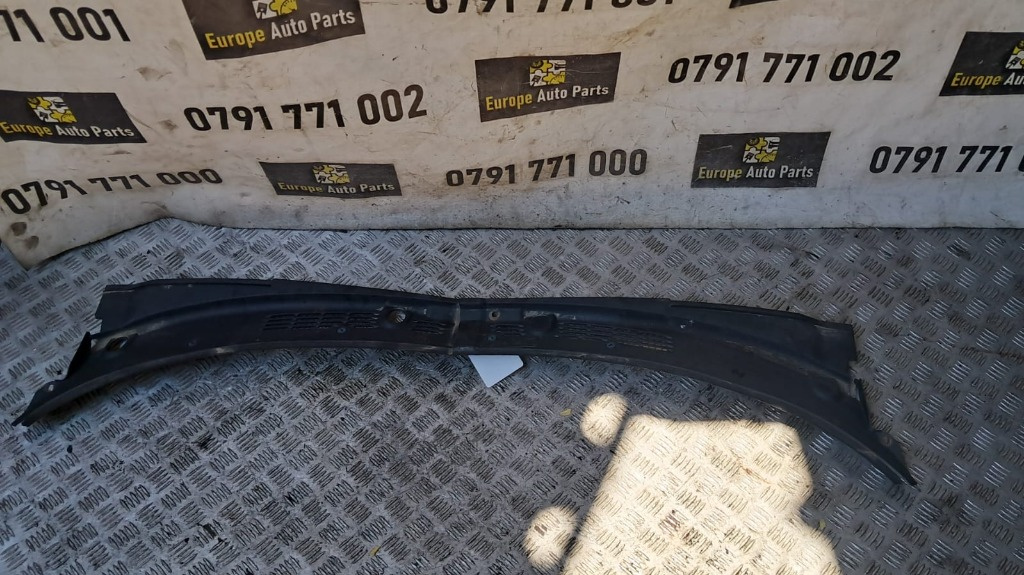 Grila stergator Peugeot Partner 2.0 HDI cod motor RHY , transimie manuala an 2004 cod 9642405777 / 9642405877