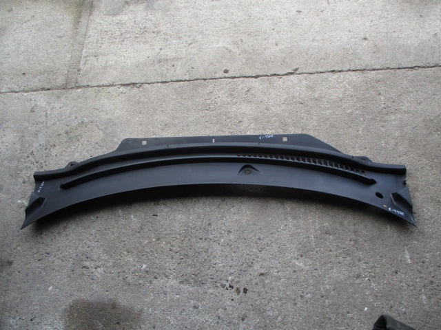 GRILA Stergator ( VOLAN DREAPTA ) JAGUAR X-TYPE FAB. 2001 - 2009 ⭐⭐⭐⭐⭐