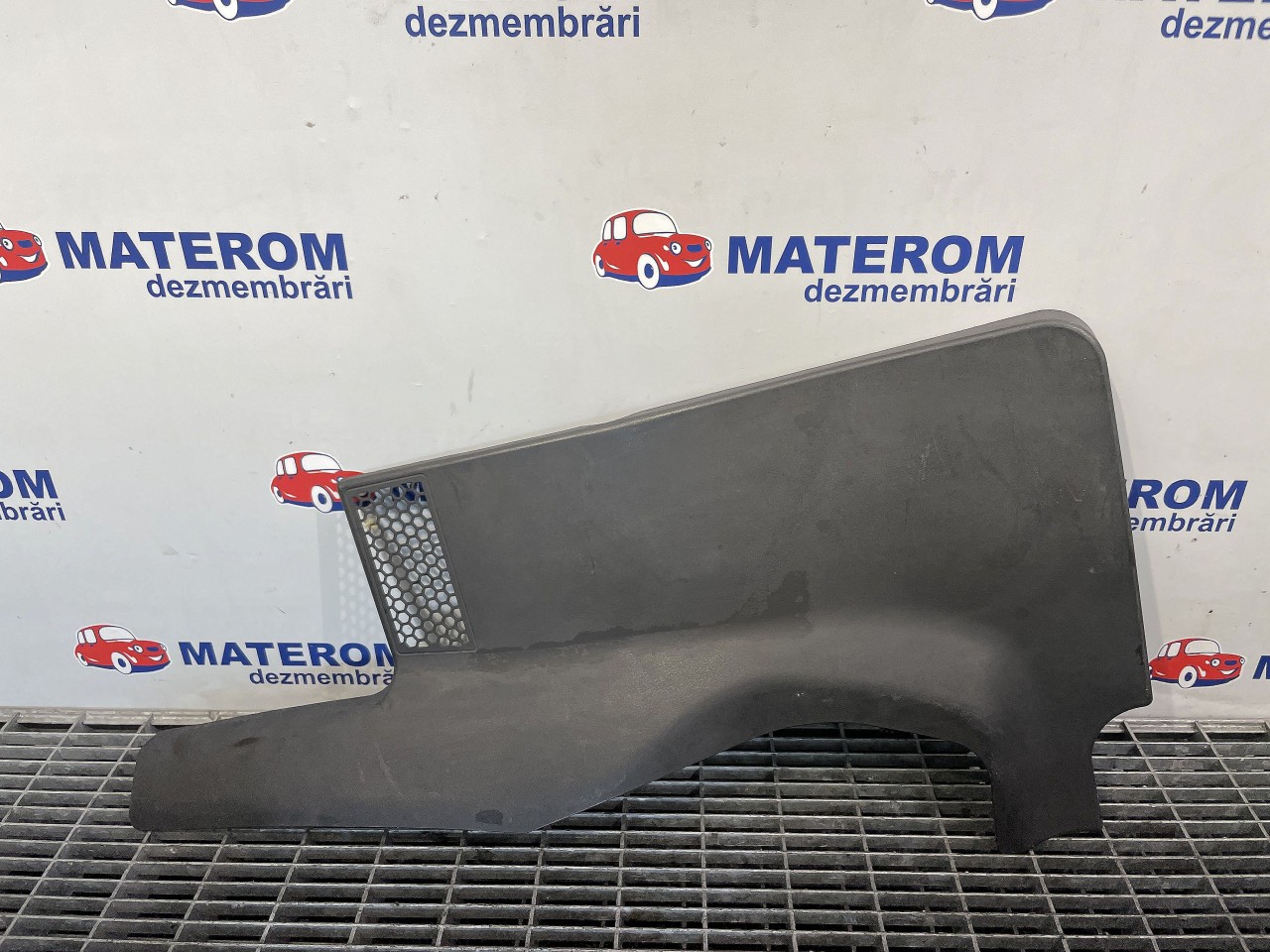 GRILA SUB PARBRIZ AUDI A4 - - (2007 2011)