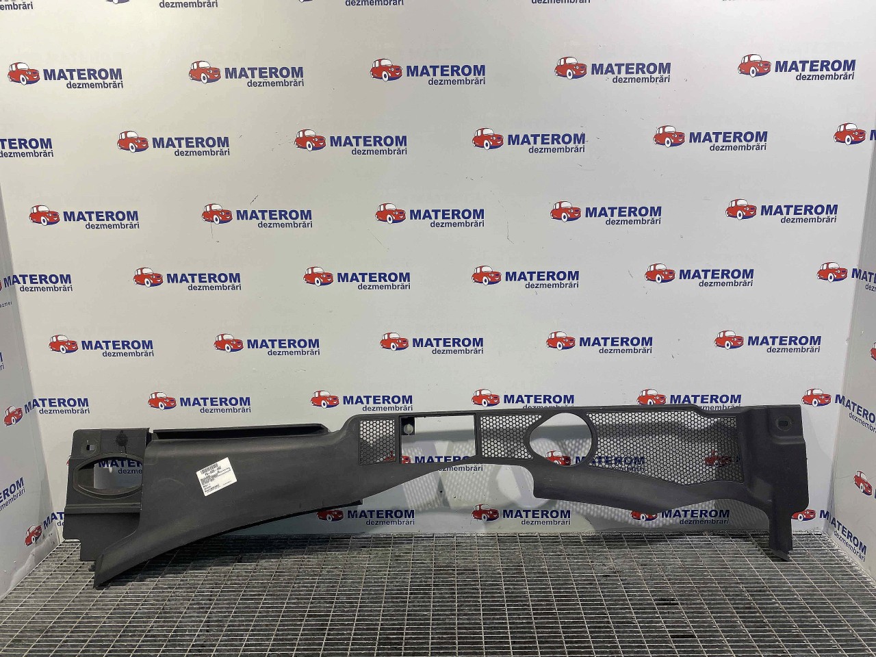 GRILA SUB PARBRIZ AUDI A4 A4 - - (2012 2015)