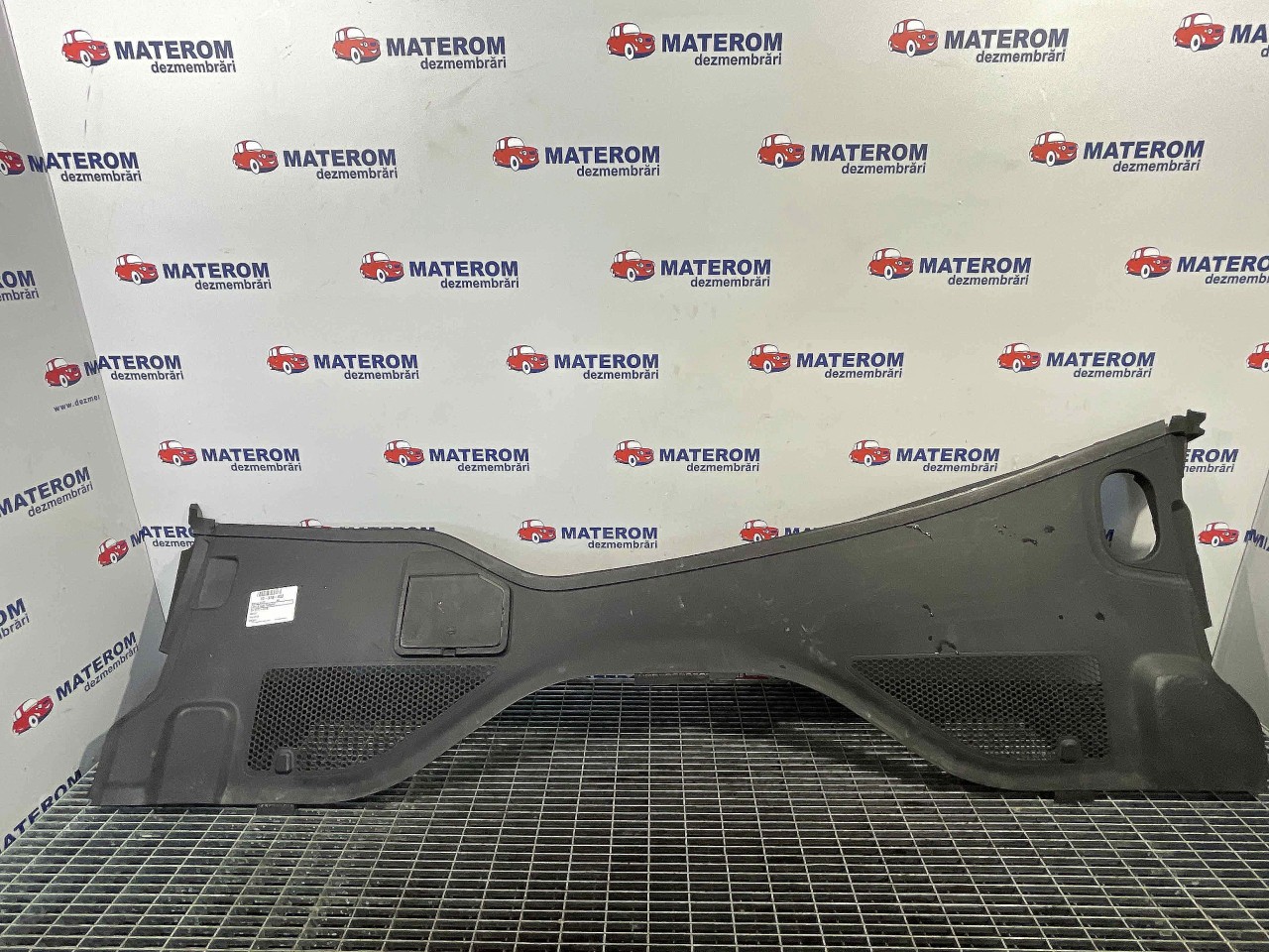 GRILA SUB PARBRIZ AUDI A6 - - (2011 2015)