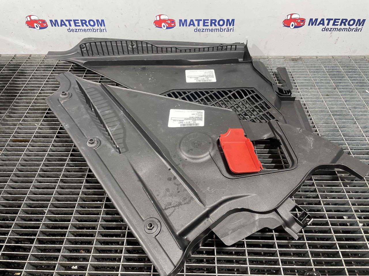 GRILA SUB PARBRIZ BMW SERIA 1 F20 - - (2015 2019)