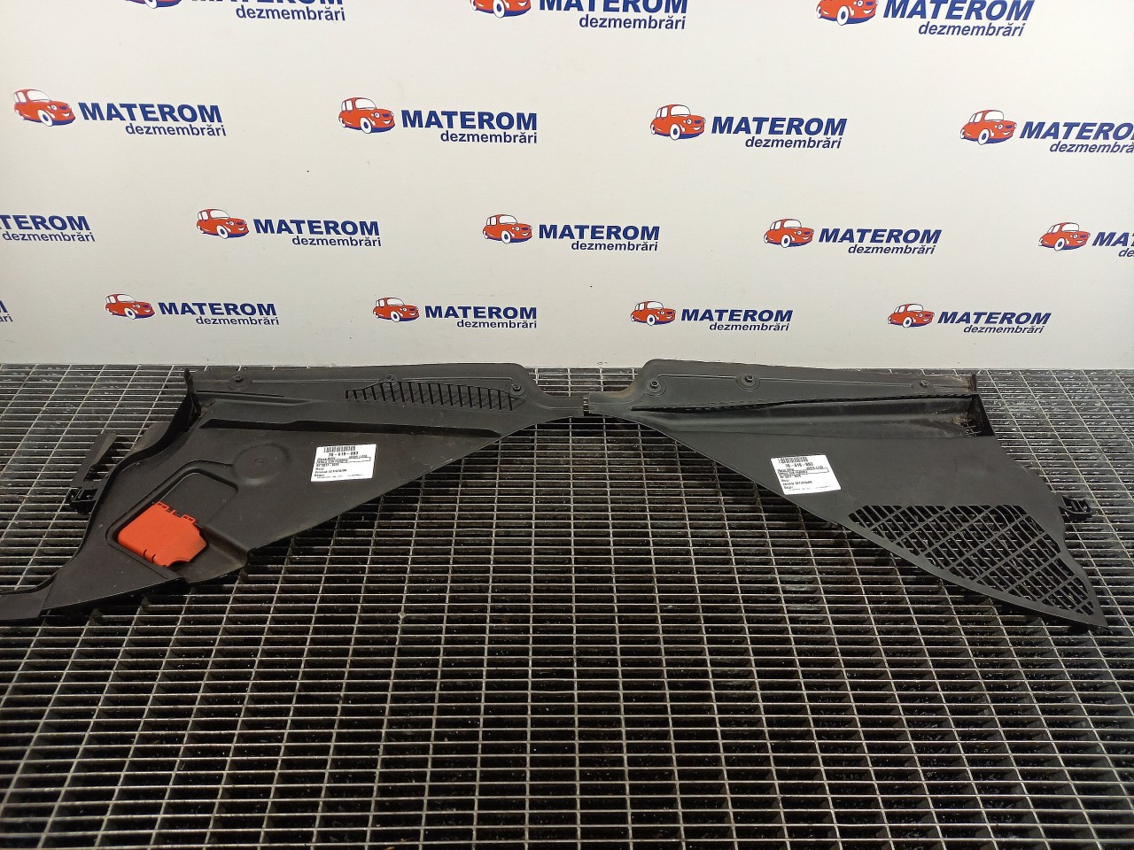 GRILA SUB PARBRIZ BMW SERIA 1 F20 SERIA 1 F20 - - (2011 2015)