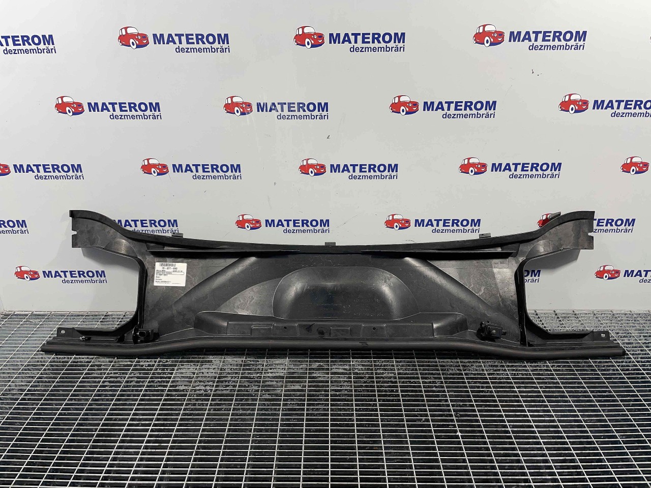 GRILA SUB PARBRIZ BMW SERIA 3 E 90 SERIA 3 E 90 - - (2007 2012)