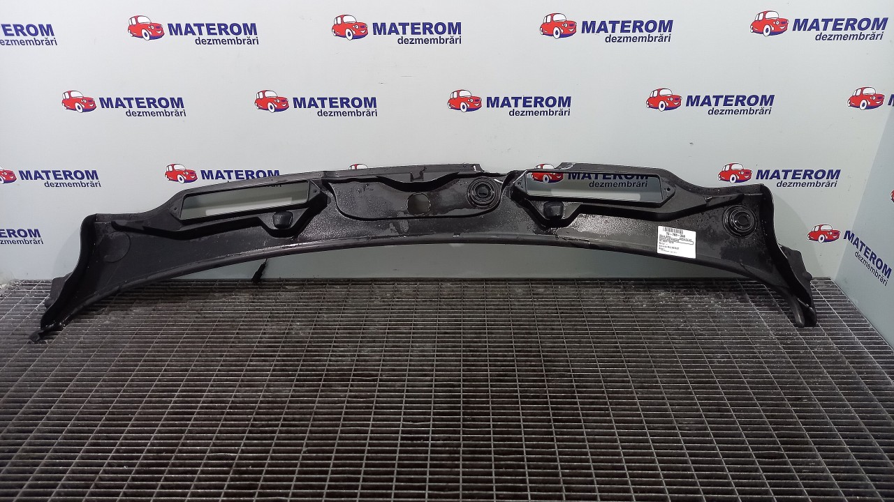 GRILA SUB PARBRIZ BMW SERIA 3 E 92 - - (2007 2010)