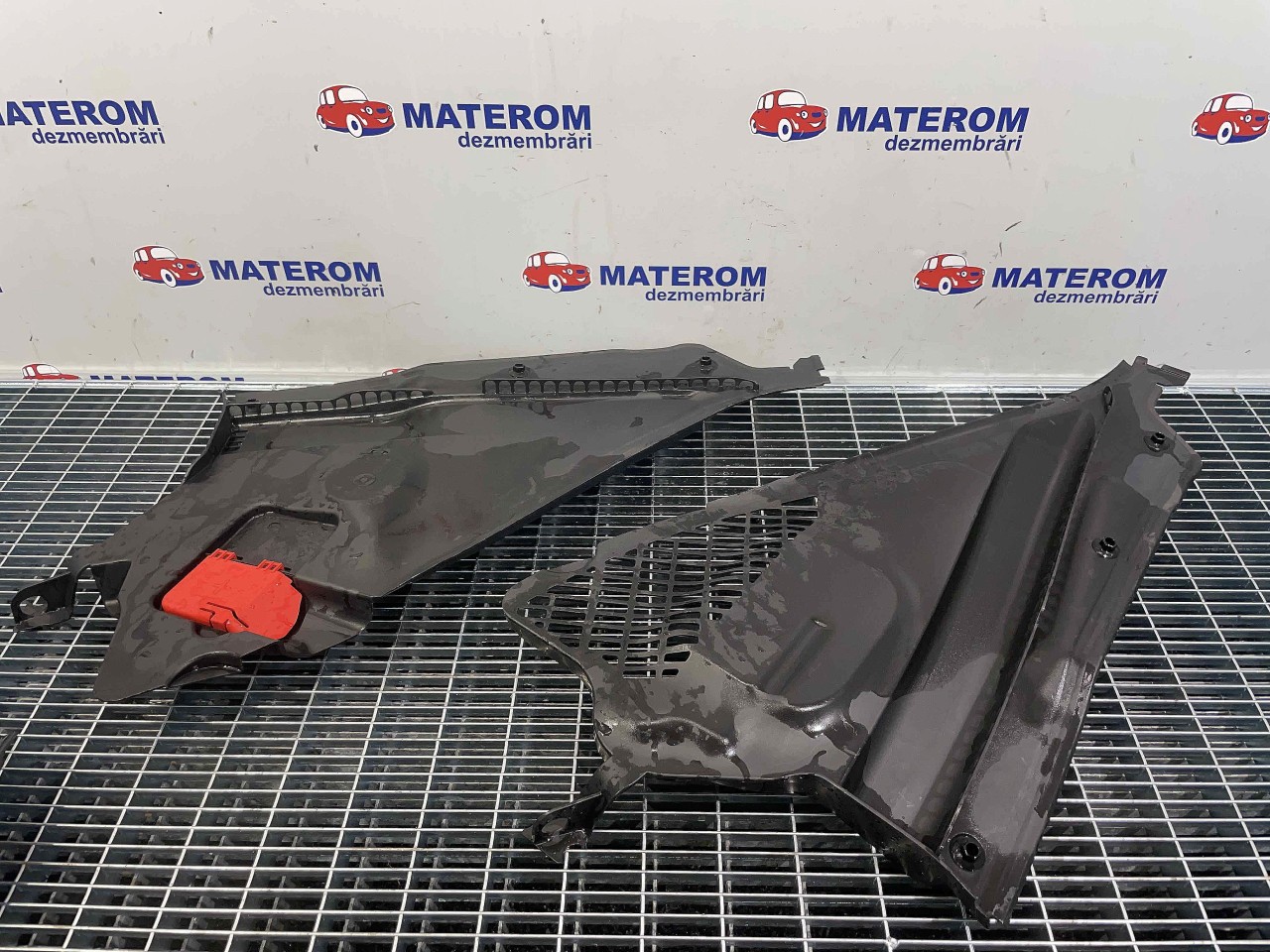 GRILA SUB PARBRIZ BMW SERIA 3 F 30 SERIA 3 F 30 - - (2011 2018)