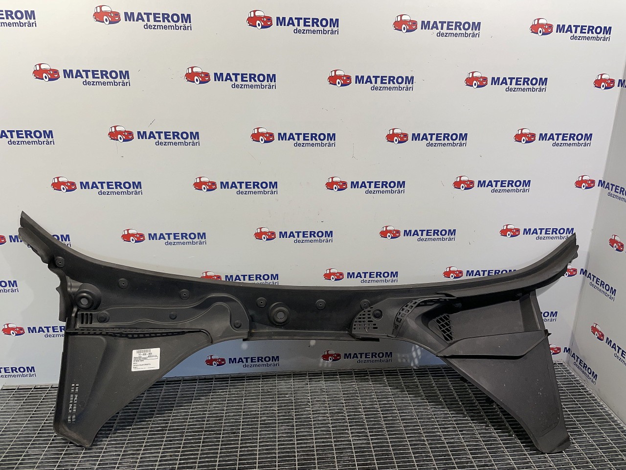 GRILA SUB PARBRIZ BMW SERIA 5 F 10 SERIA 5 F 10 - - (2014 2017)