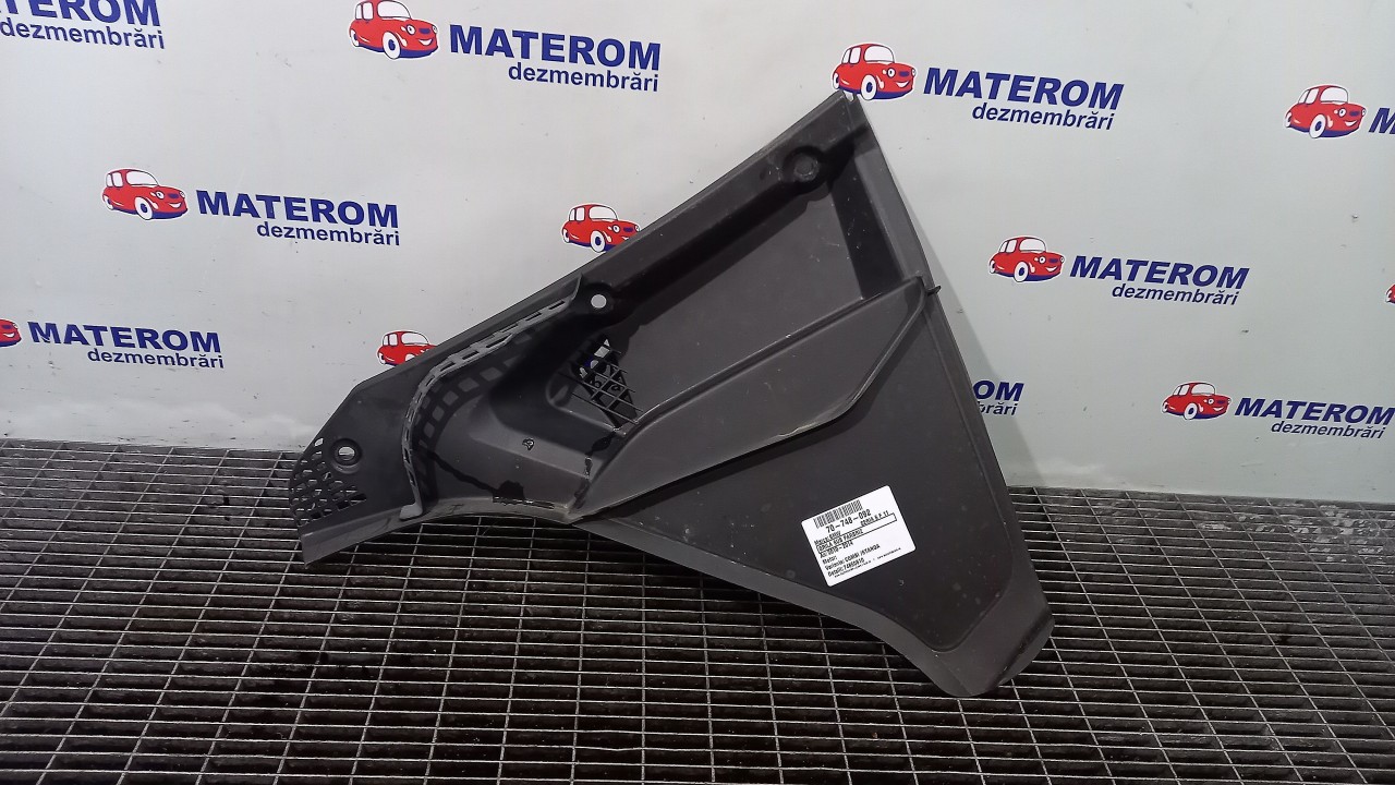 GRILA SUB PARBRIZ BMW SERIA 5 F 11 - - (2010 2014)