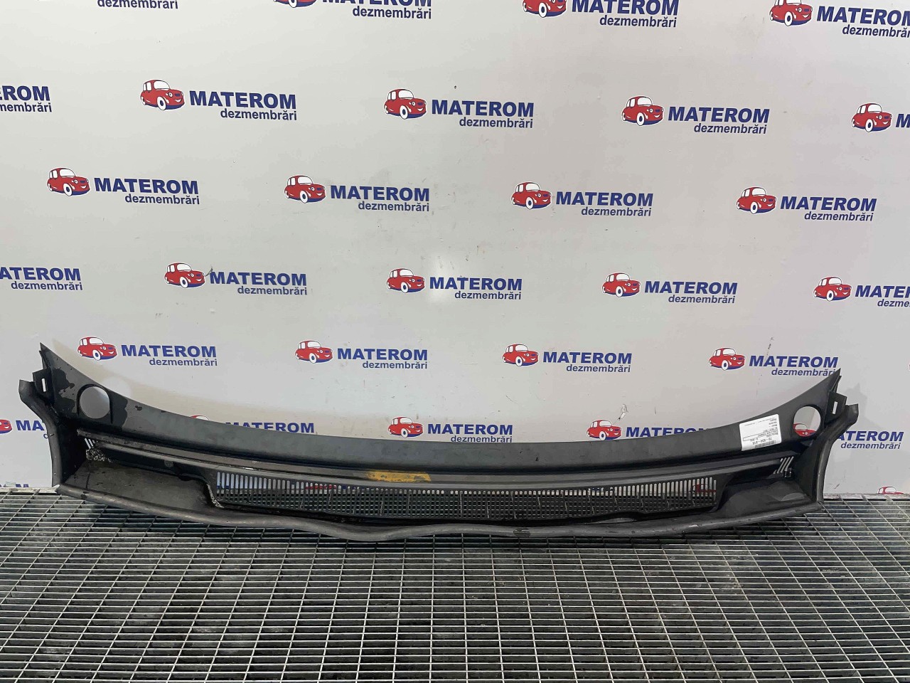 GRILA SUB PARBRIZ FORD B-MAX - - (2012 2017)