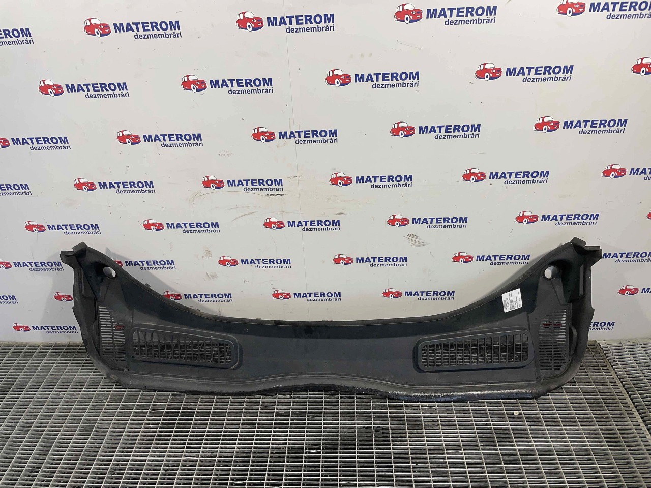 GRILA SUB PARBRIZ FORD KUGA 2.0 TDCI - (2012 2019)
