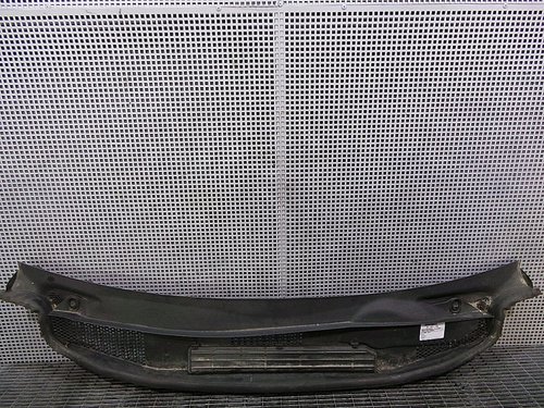 GRILA SUB PARBRIZ MERCEDES B-CLASS B-CLASS - - (2005 2011)