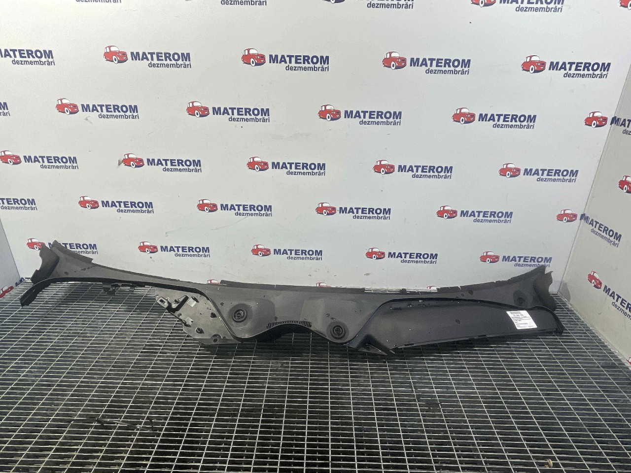 GRILA SUB PARBRIZ MERCEDES E-CLASS E-CLASS - - (2005 2009)