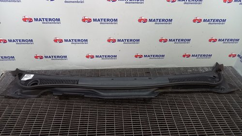 GRILA SUB PARBRIZ VOLVO V50 V50 - - (2004 2010)