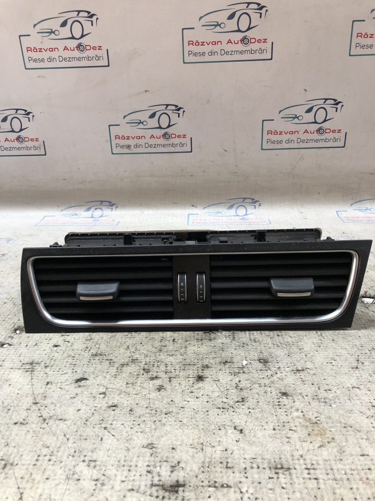 Grila ventilație centrală Audi A5 2.0 Motorina 2015