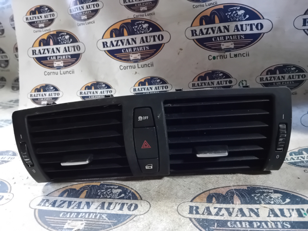 Grila ventilație centrală BMW Seria 1 E88 2012