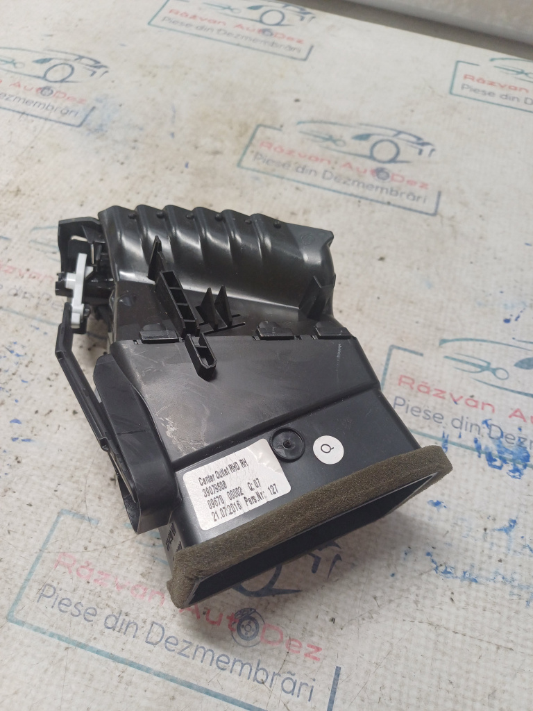 Grila ventilație centrală dreapta Opel Astra K 1.6 Motorina 2015, 39079608