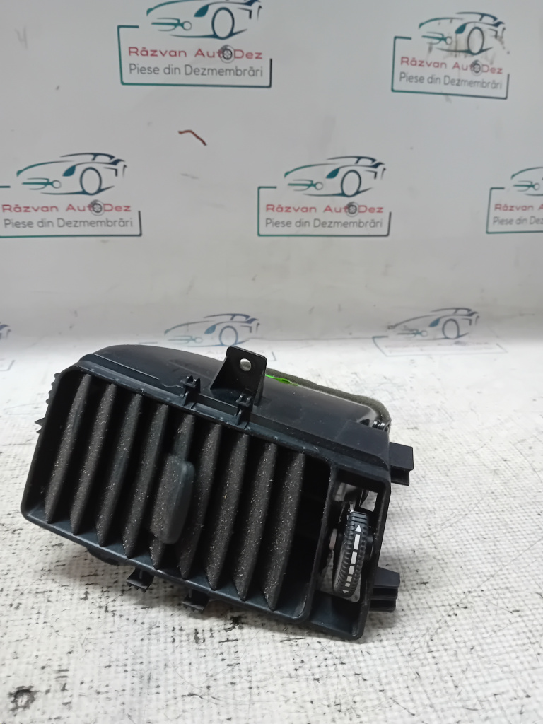 Grila ventilație centrală dreapta Volkswagen Crafter 2010