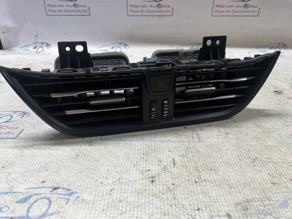 Grila ventilație centrală Ford Focus 4 1.0 Benzina 2020