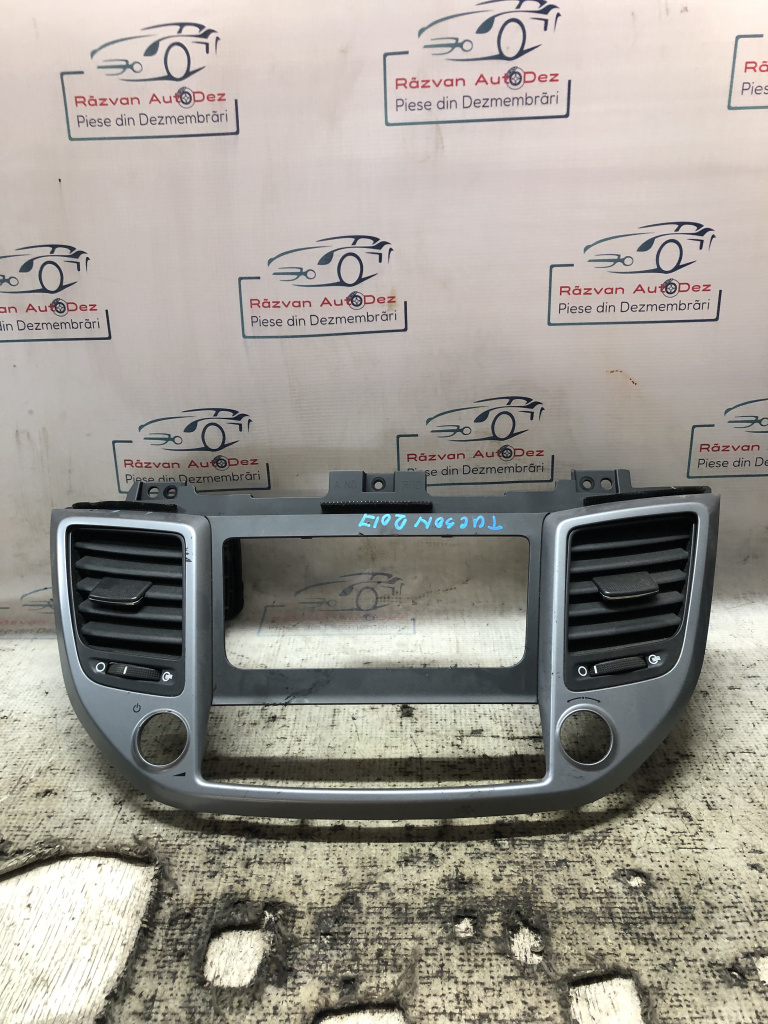 Grila ventilație centrală Hyundai Tucson 1.7 Motorina 2017
