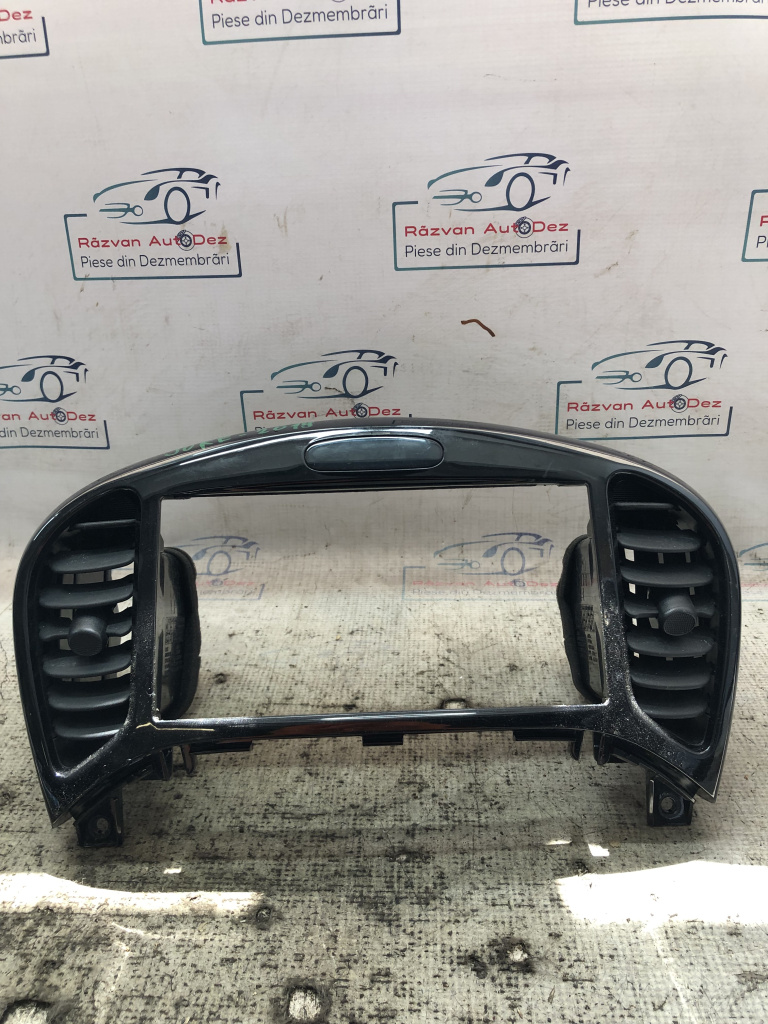 Grila ventilație centrală Nissan Juke 1.2 Benzina 2018
