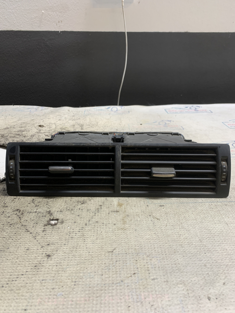 Grila ventilație centrală Seat Leon Hatchback - Motorina 2010, -