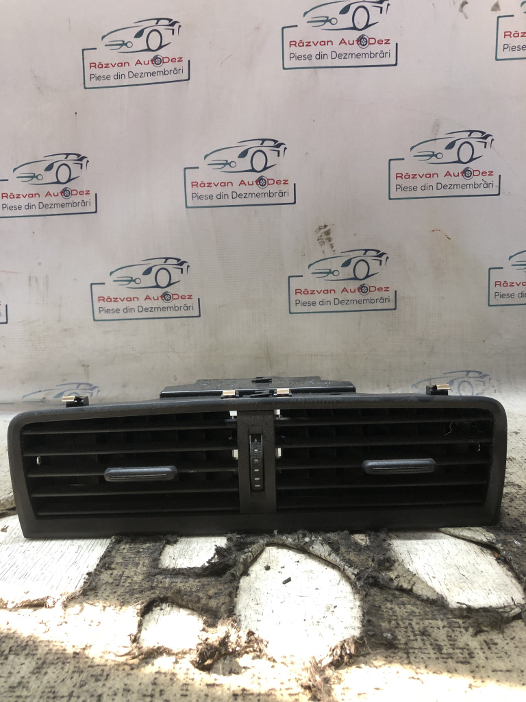 Grila ventilație centrală Skoda Fabia 3 1.0 Benzina 2015