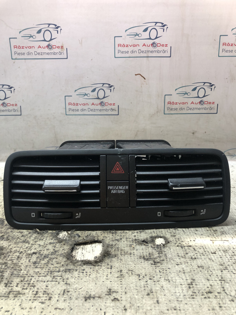 Grila ventilație centrală Skoda Yeti 1.6 2012
