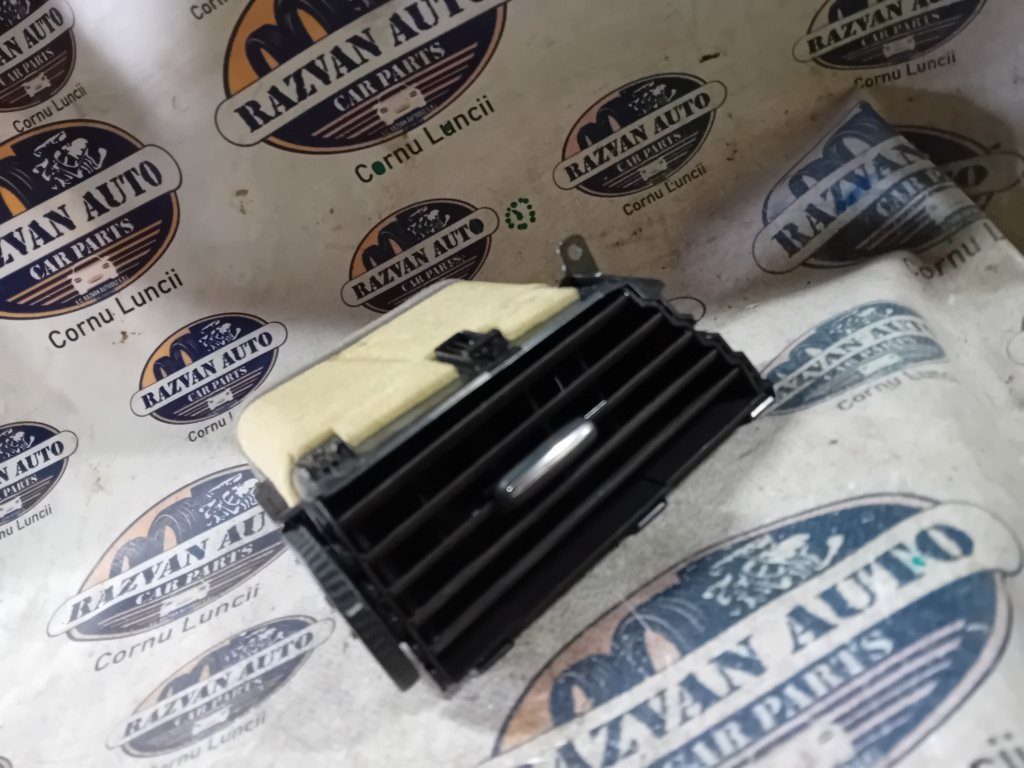 Grila ventilație centrală stânga Mazda 6 2015