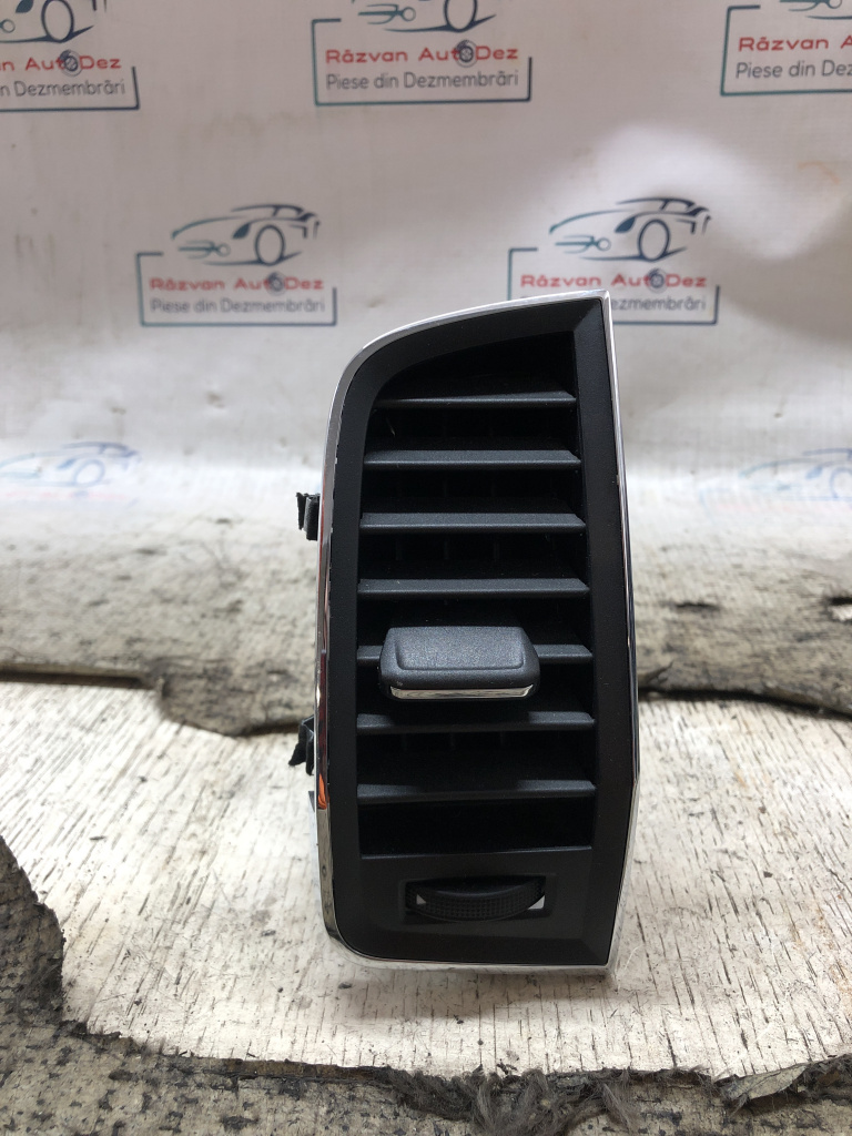 Grila ventilație centrală stânga Skoda Karoq 1.5 Benzina 2018