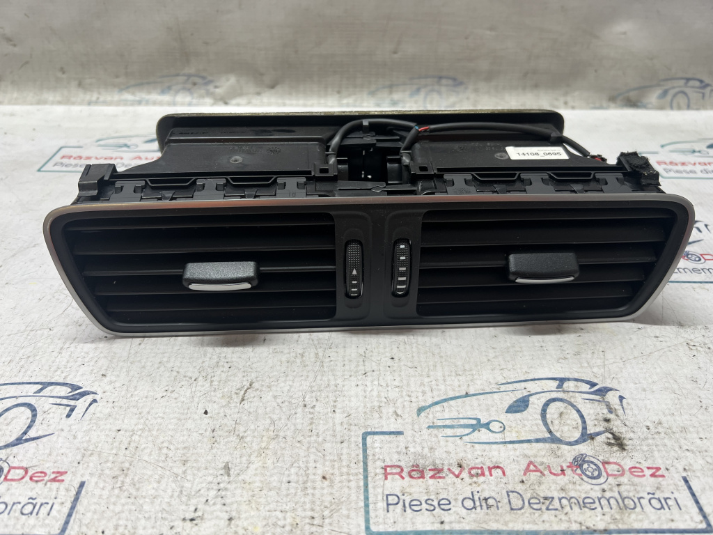 Grila ventilație centrală Volkswagen Passat CC 2014
