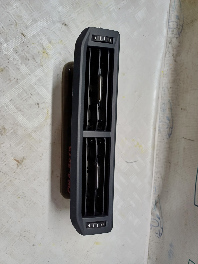 Grila ventilație centrală Volkswagen Polo 1.0 Benzina 2019, 2G0819728