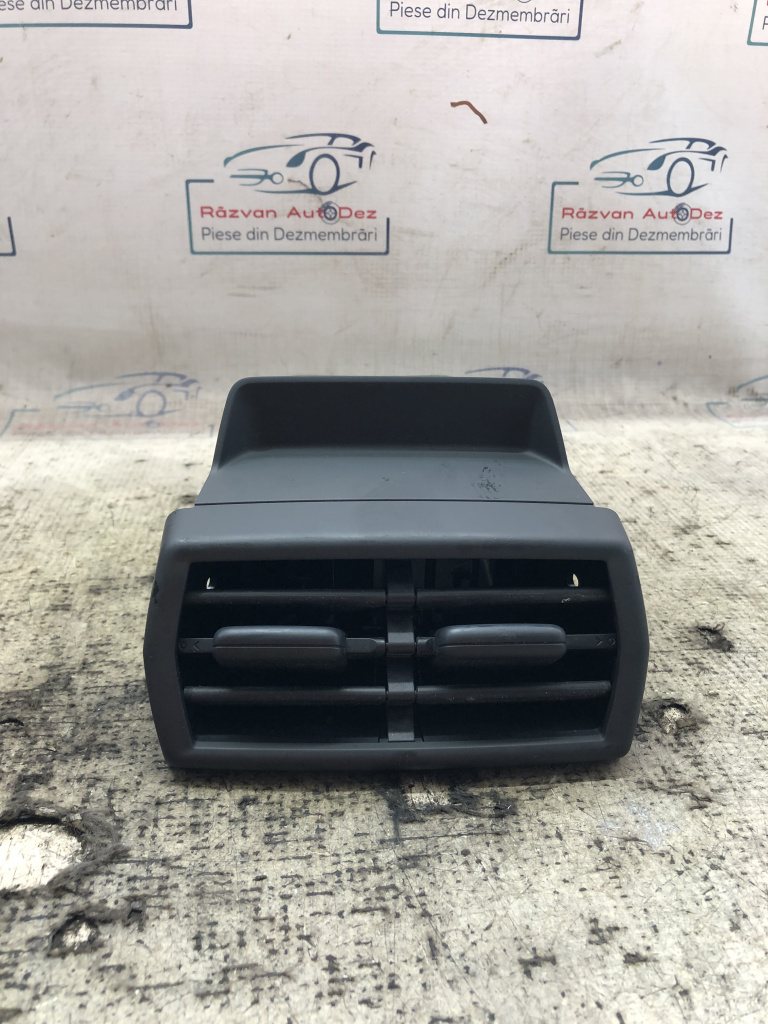 Grila ventilație cotiera Audi A3 8Y 2020
