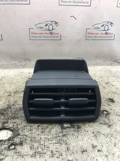 Grila ventilație cotiera Audi A3 8Y 2020