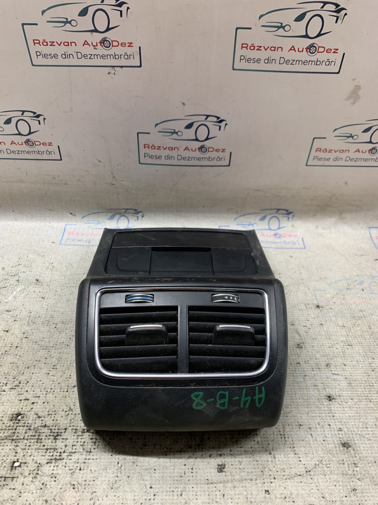 Grila ventilație cotiera Audi A4 B8 2.0 Motorina 2010, -