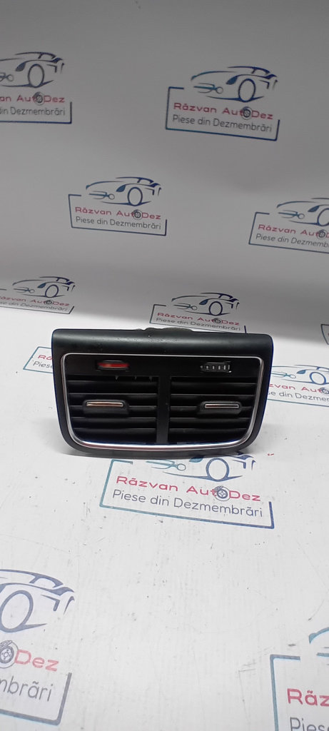 Grila ventilație cotiera Audi A5 2009, 8K0819203D