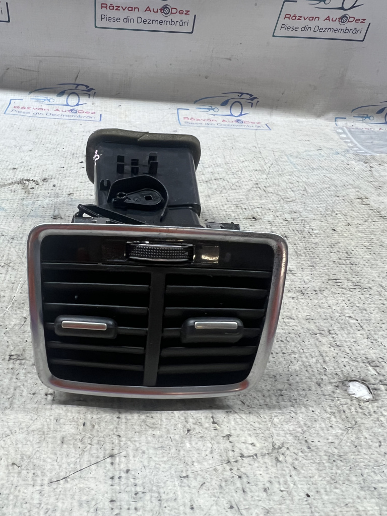 Grila ventilație cotiera Audi Q3 2014, 8U0819203B