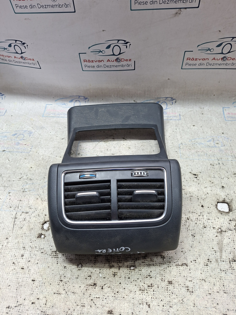 Grila ventilație cotiera Audi Q5 - Motorina 2010, 8R0864376B / O PRINDERE RUPTA