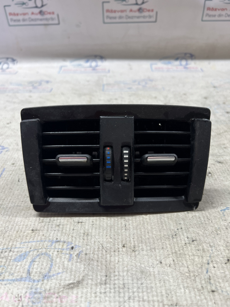 Grila ventilație cotiera BMW F30 2012, 926535001