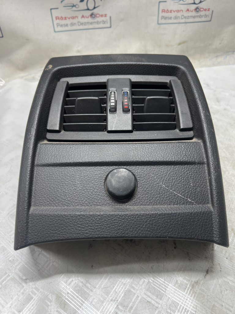 Grila ventilație cotiera BMW Seria 3 F31 - Benzina 2013, -