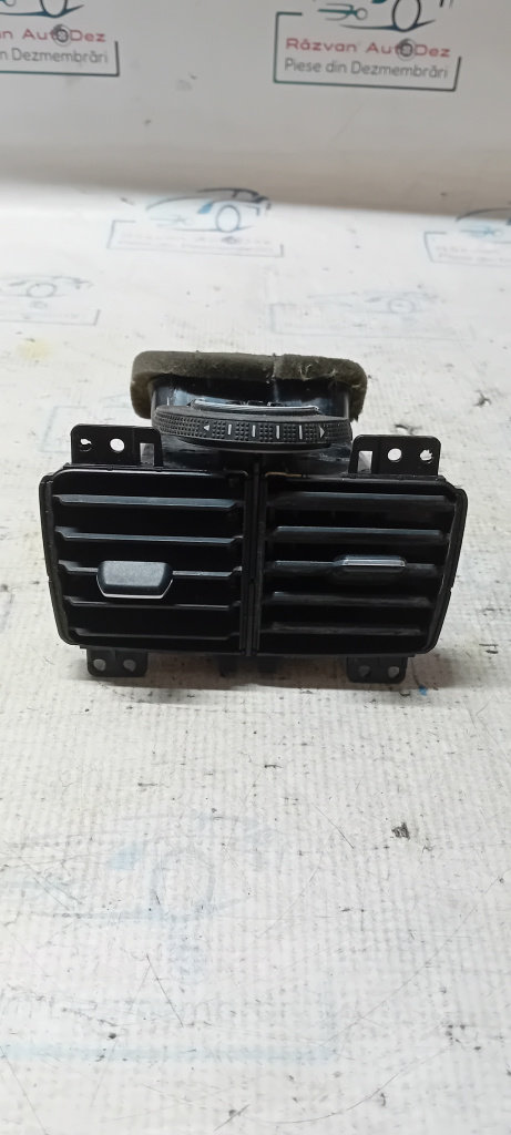 Grila ventilație cotiera Volkswagen Golf 7 2015