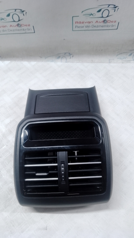 Grila ventilație cotiera Volkswagen Passat B8 2.0 Motorina 2016, 3G0857100H