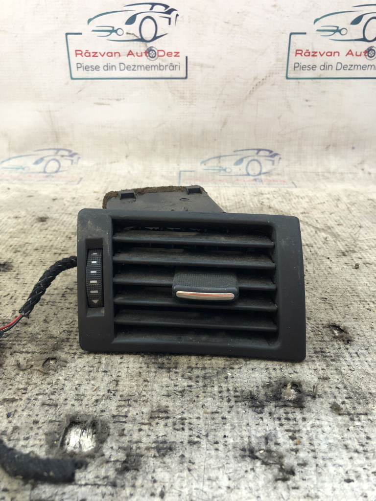 Grila ventilație dreapta Audi A4 2010